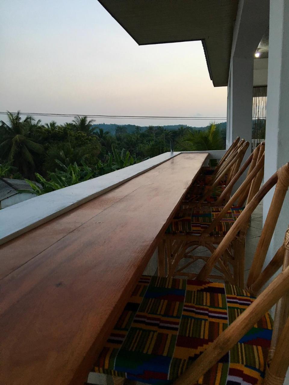 Serenity Haven Lodge Busua エクステリア 写真