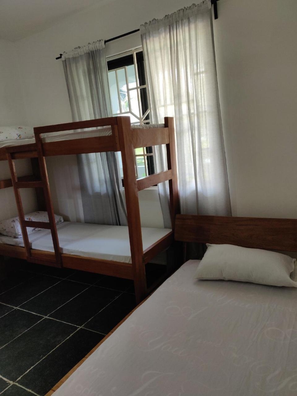 Serenity Haven Lodge Busua エクステリア 写真